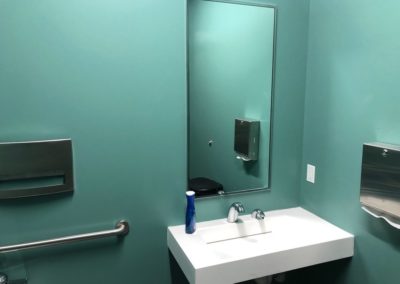 Bathroom with vertical mirror installed by MAC in Kansas City